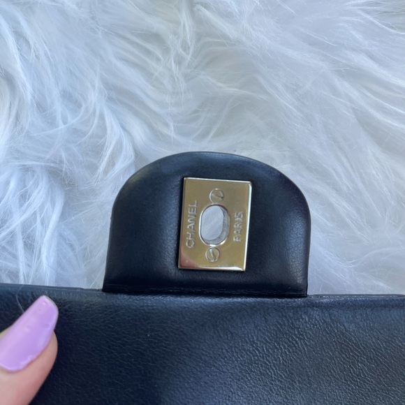 Chanel flap bag, very hard to find size! - Picture 9 of 17